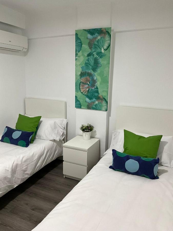 Ayala Apartamento マラガ エクステリア 写真