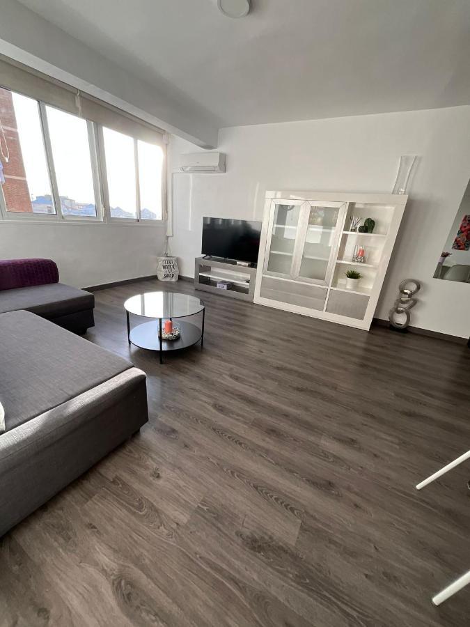 Ayala Apartamento マラガ エクステリア 写真